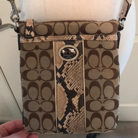 Coach Crossbody - Picture 2 of 4